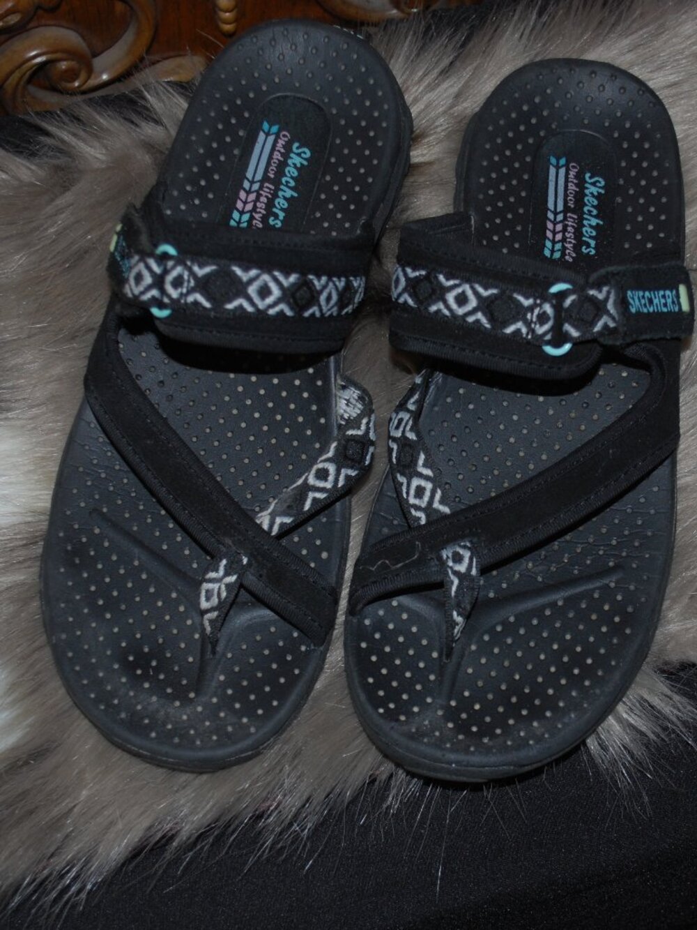 Sketchers outdoor life style sandals